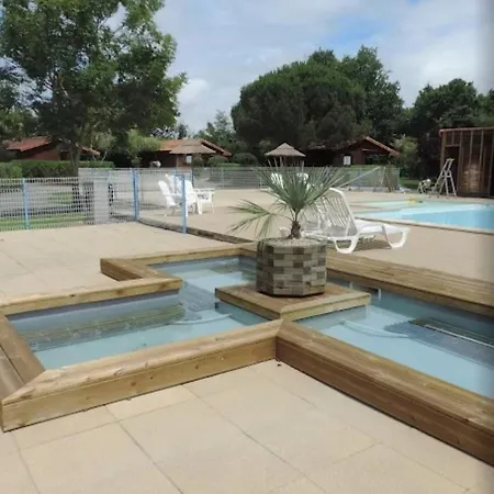 Campingplatz Confort 15 *